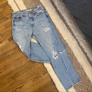 Levi’s Wedgie Straight Leg Ripped Light Jean